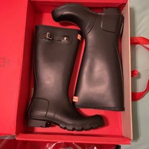 Brand new hunter rain boots never worn